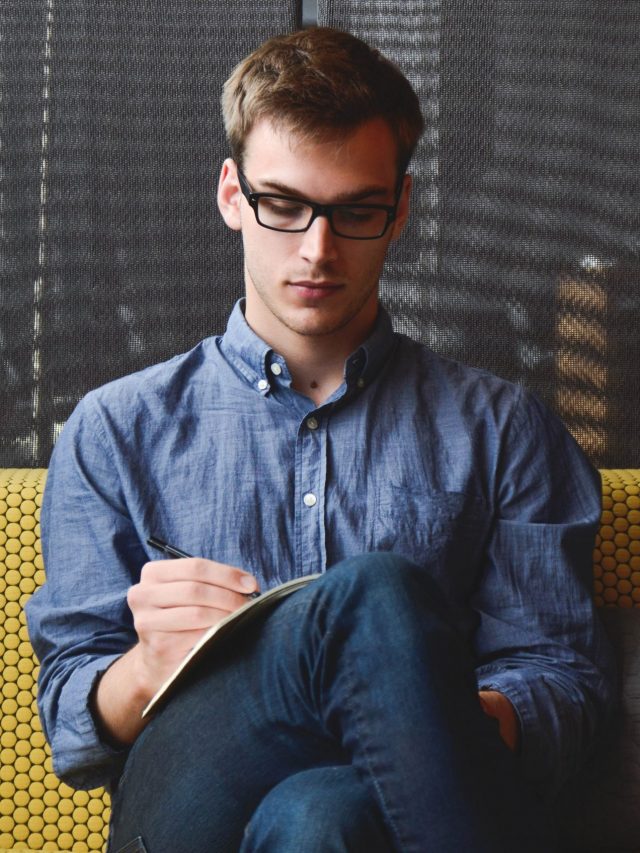 9 Ways to Impress Recruiters with Your Resume