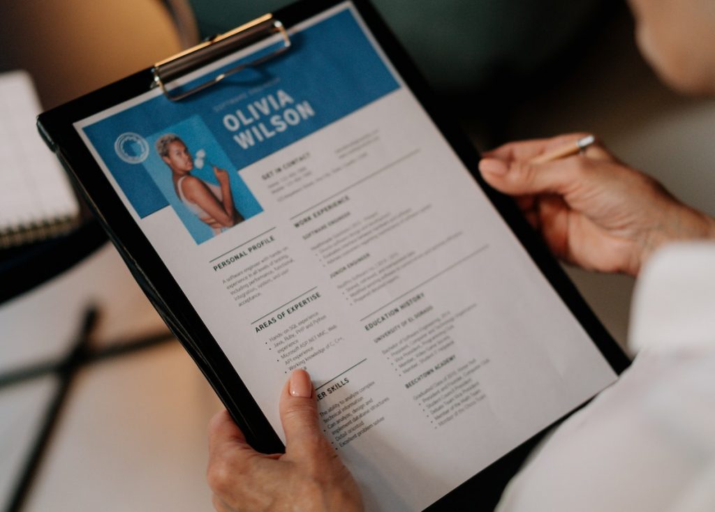 making your resume stand out from the competition